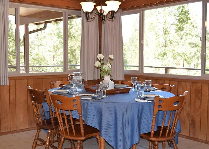 11B Sequoia House