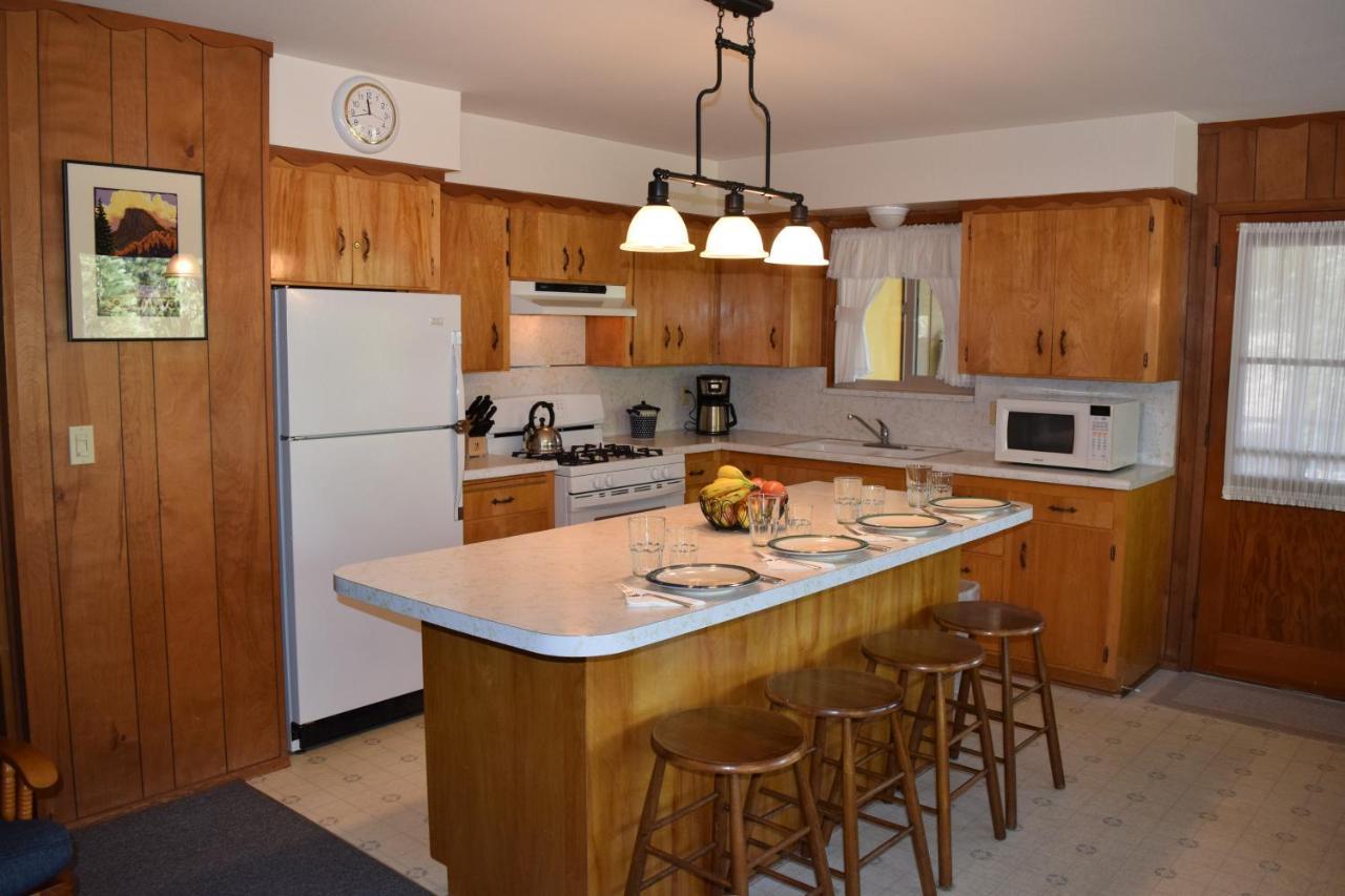 11b Sequoia House * Wawona