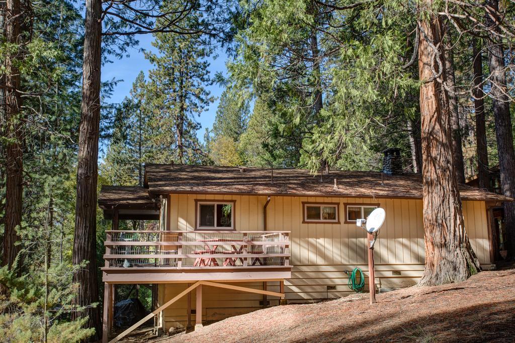 11b Sequoia House *